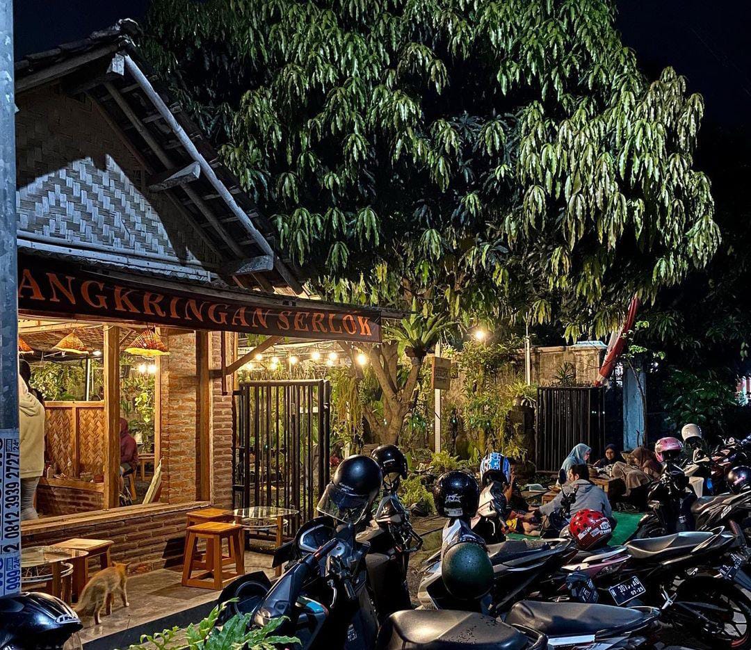 Sumber foto: Instagram @angkringanserlok.lmj