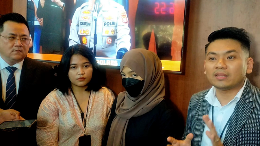 Oklin Fia akhirnya buka suara dan minta maaf ke publik atas konten video makan es krim di alat kelamin laki-laki.
