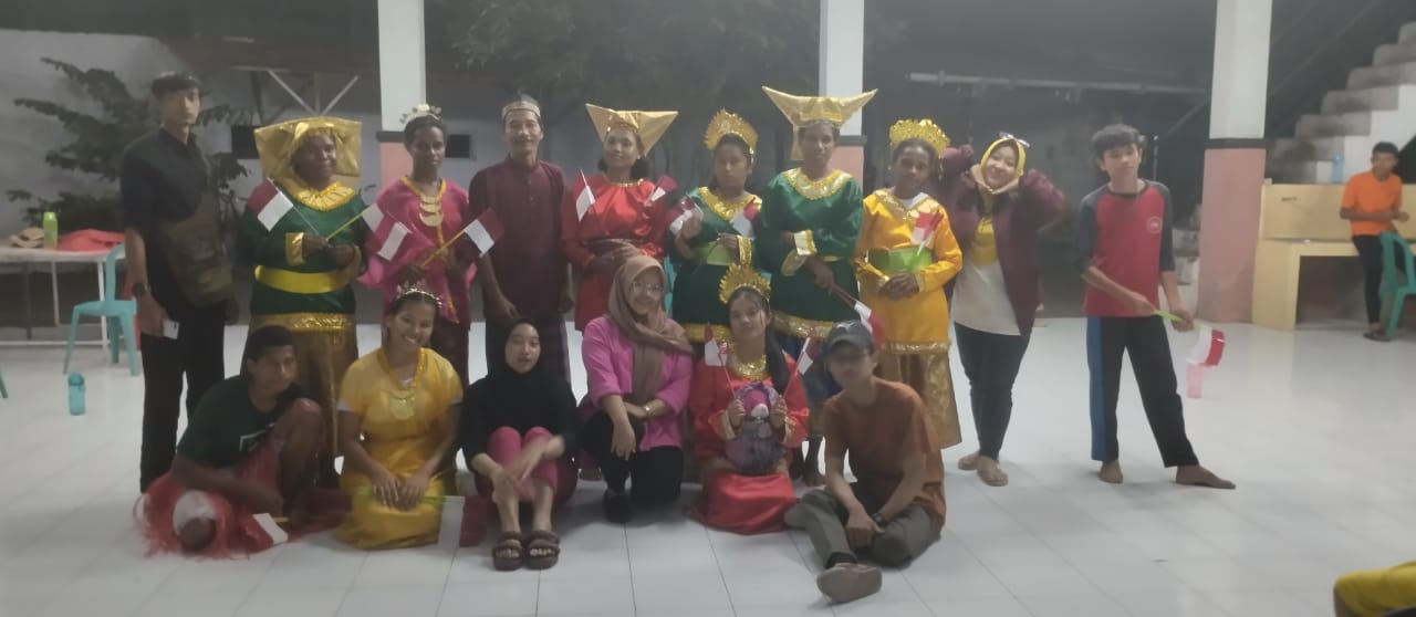 KOMPAK: Panti Kanaan mampu membangun kekompakan pemuda dari berbagai etnis.