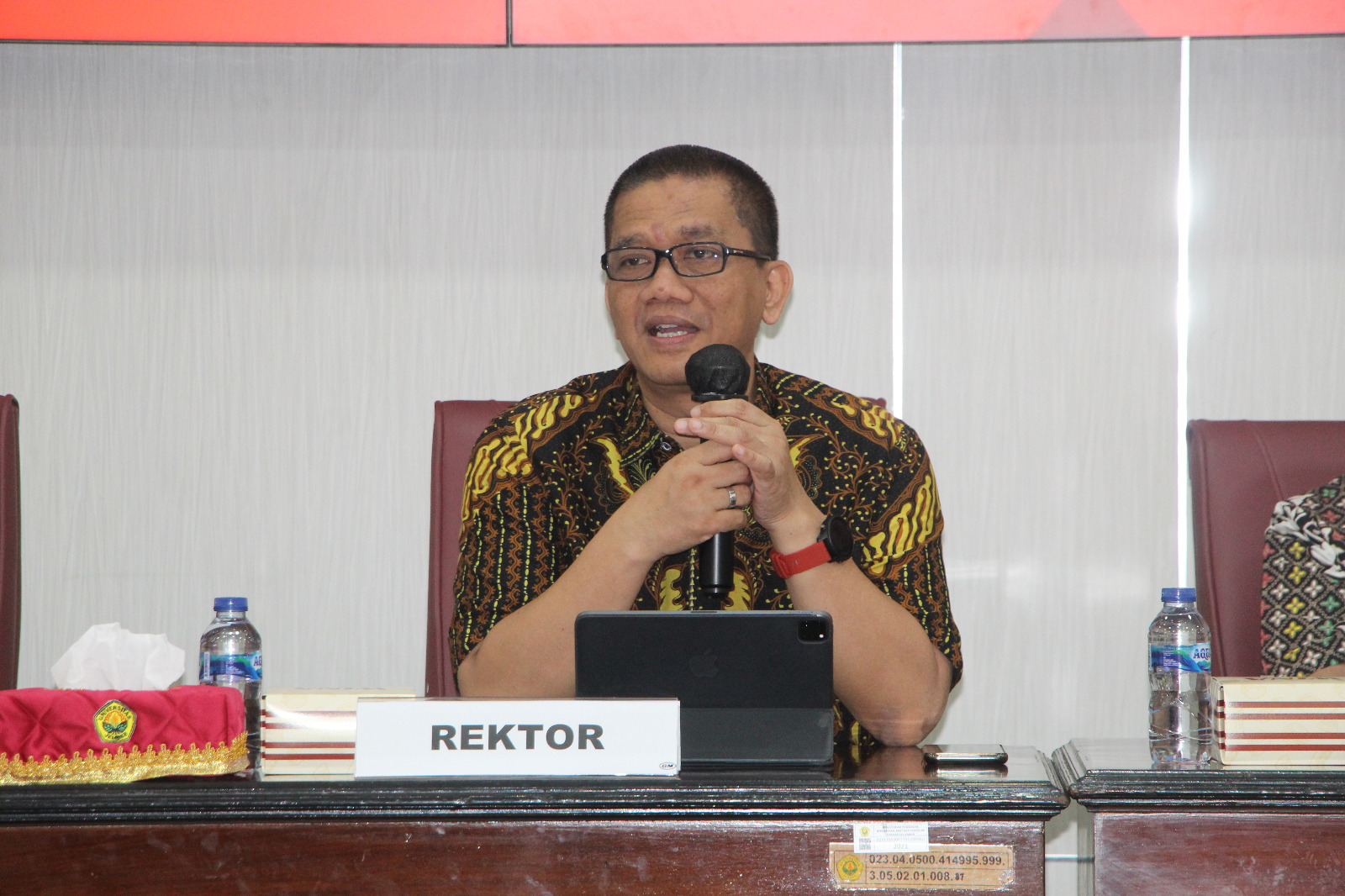 Rektor UNEJ dalam acara Sosialisasi, Refleksi dan Strategi Peningkatan Rangking UNEJ pada Mei 2023 lalu