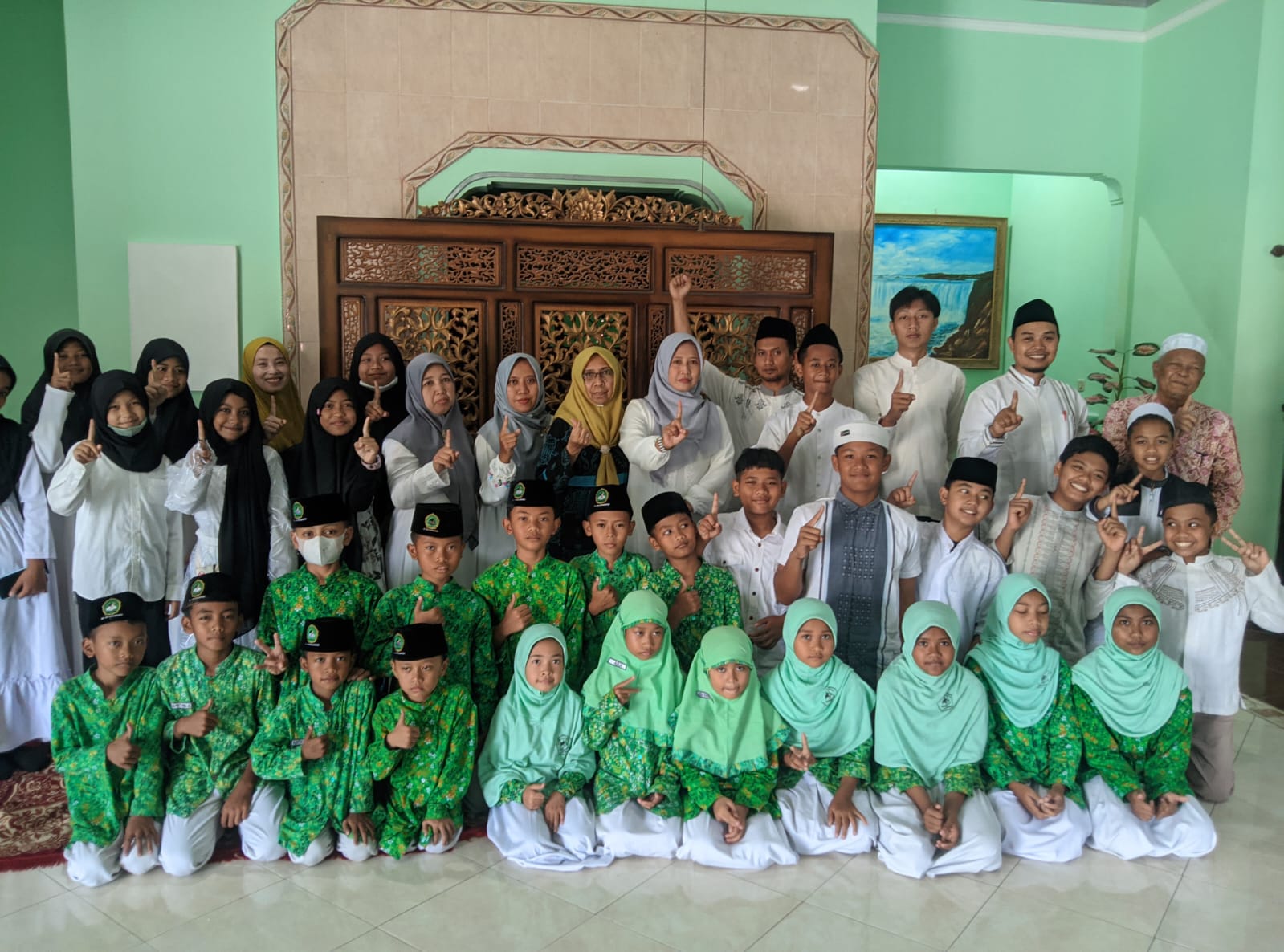 Tanamkan Rasa Berbagi