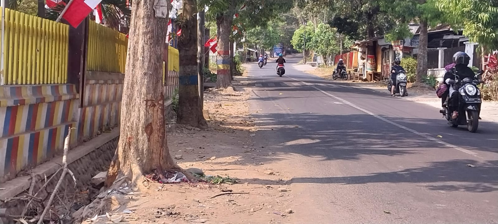 TKP: Lokasi kecelakaan yang merenggut nyawa pedagang cilok di Jalan Srikoyo, Kecamatan Patrang.