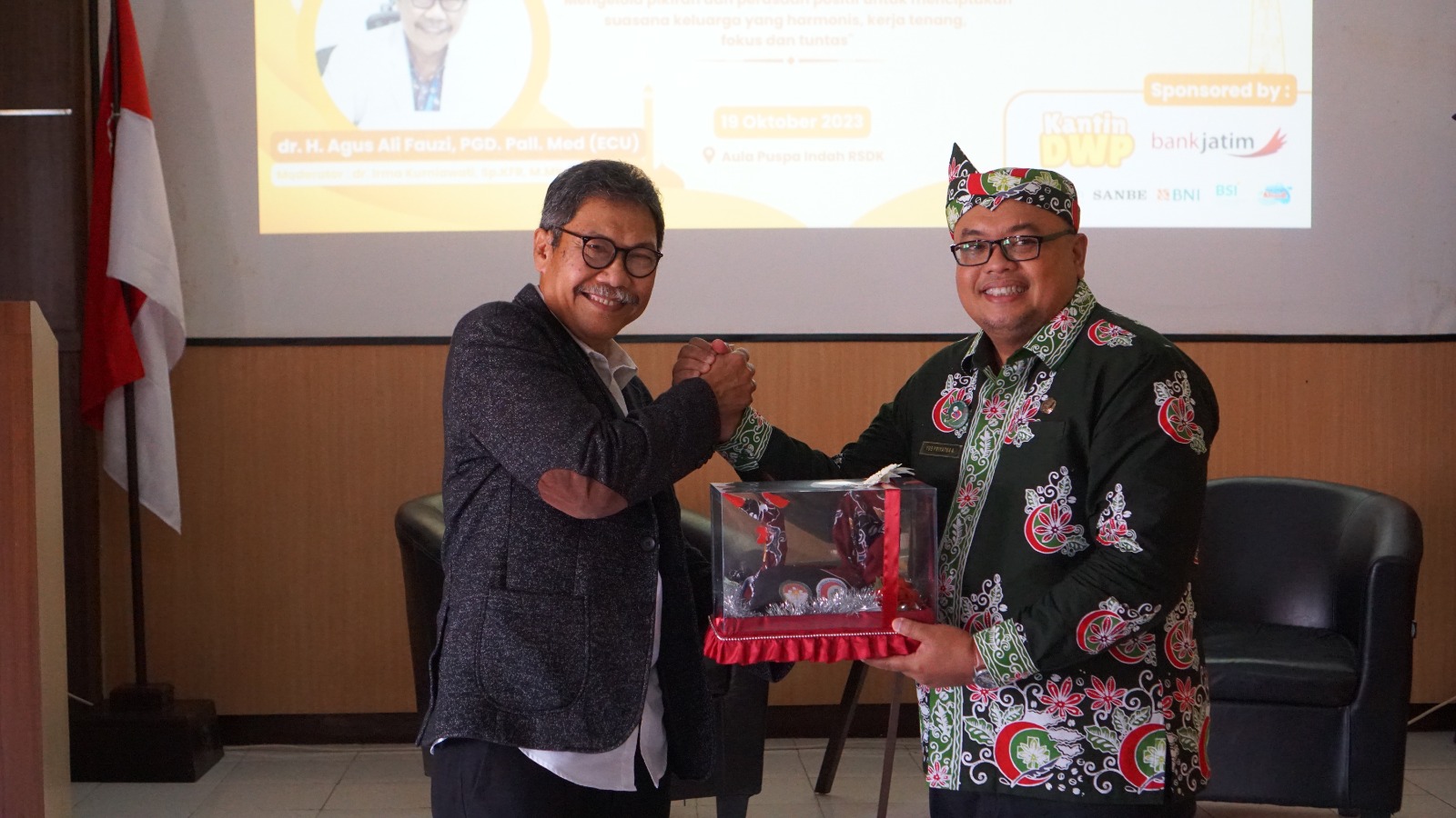 Penyerahan cinderamata