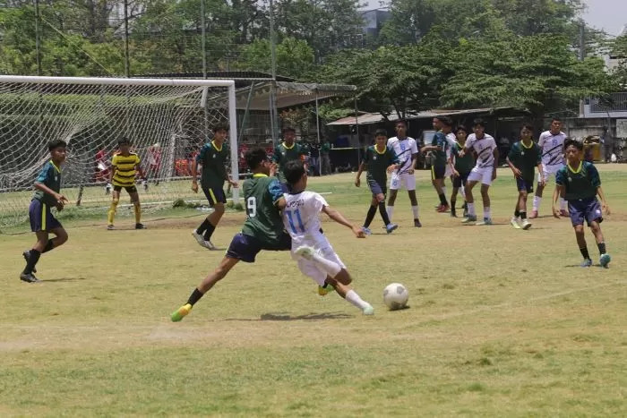 Ada 31 tim mulai bertanding dalam turnamen sepak bola antar kecamatan pada Senin (23/10), yang digelar Pemkot Surabaya.