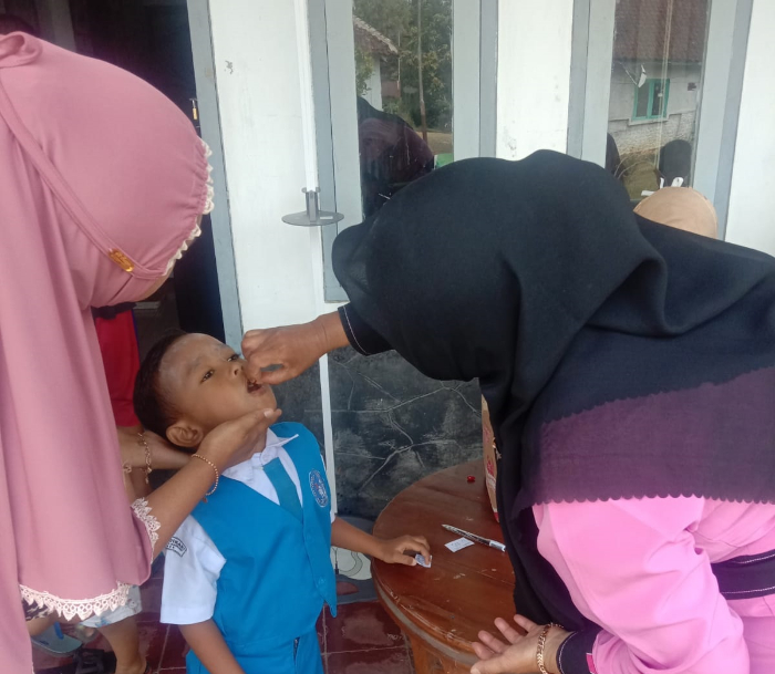TULARKAN KE DESA LAIN: Giat penanganan stunting di Desa Karangpring, Kecamatan Sukorambi. Desa ini berhasil mendapatkan penghargaan karena mampu menekan angka stunting. ILHAM WAHYUDI / RADAR JEMBER