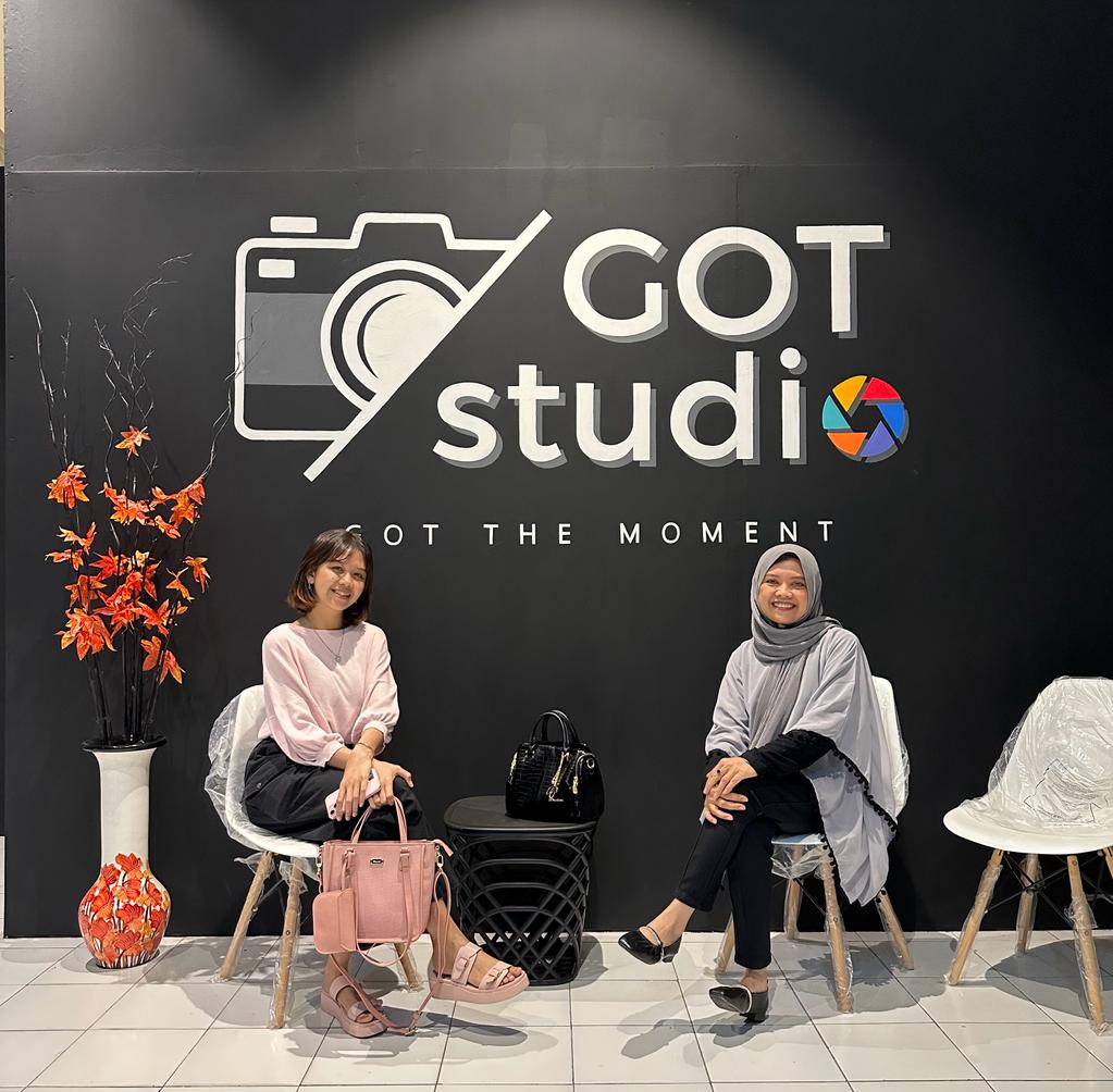 Perpaduan : Chief Eksekutif Officer, Aphy (kiri) bersama Owner GOT Studio, Dr Ratna Wijayanti Daniar Paramita (kanan)