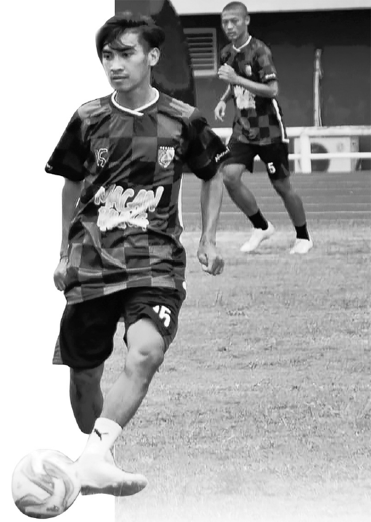 BERTAMBAH: Miftahul Husyen, mantan pemain Timnas U-16 yang merapat ke Persid Jember. Mulai pekan ini, Husyen sudah menjalani training center di Stadion JSG Ajung