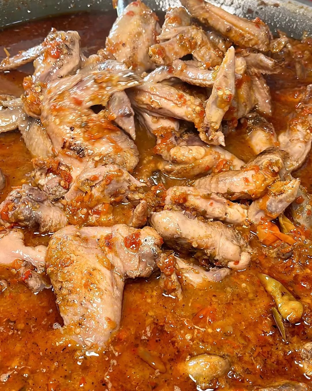 Salah satu tempat makan legend mahasiswa yang murah meriah, warung makan Pak Edi