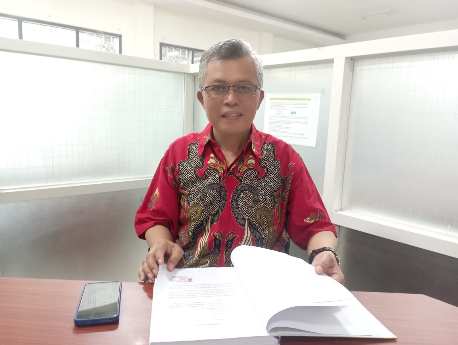&nbsp;&ldquo;Yang impas kenaikan upah jangan melebihi kenaikan inflasi. Harus disesuaikan dengan inflasi, sehingga kenaikan aman.&rdquo;  AHMAD ZAINURI  Dosen Ekonomi Syariah Unej