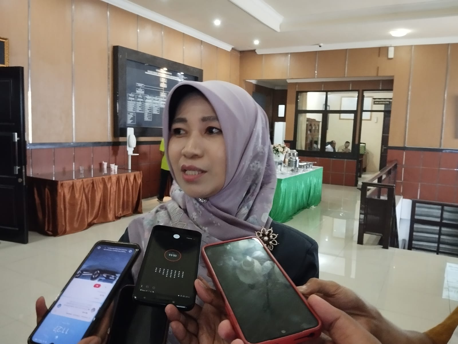 &ldquo;Memang tidak ada larangan yang mengatur ASN bermain HP dalam rapat. Namun, juga tidak dibenarkan tindakan bermain HP saat rapat.&rdquo;  HAERIAH YULIATI  Pj Sekda Bondowoso