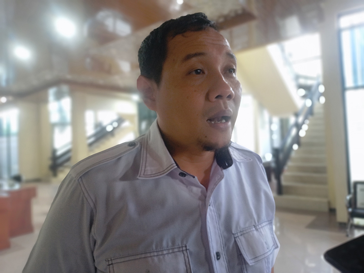 "Kalau satu PPL mengurus beberapa desa-desa pasti kewalahan. Minimal satu desa itu satu orang PPL."  David Handoko Seto Sekretaris Komisi B DPRD Jember
