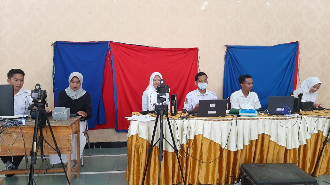 Dispendukcapil Bondowoso lakukan perekaman e-KTP di Sekolah