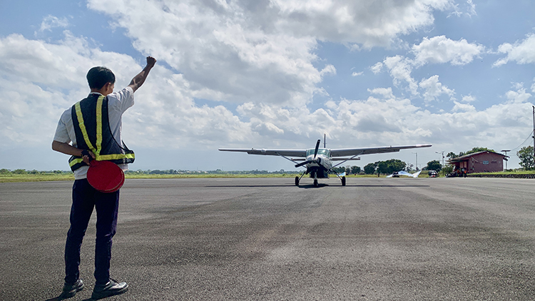 TAMBAH LAGI: Pesawat rute Jember-Sumenep resmi dibuka di Bandara Notohadinegoro dan bisa dimanfaatkan oleh warga.