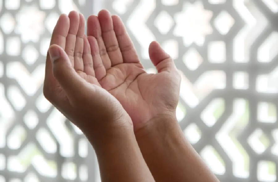 Ilustrasi berdoa  (Sumber foto: Pexels.com)