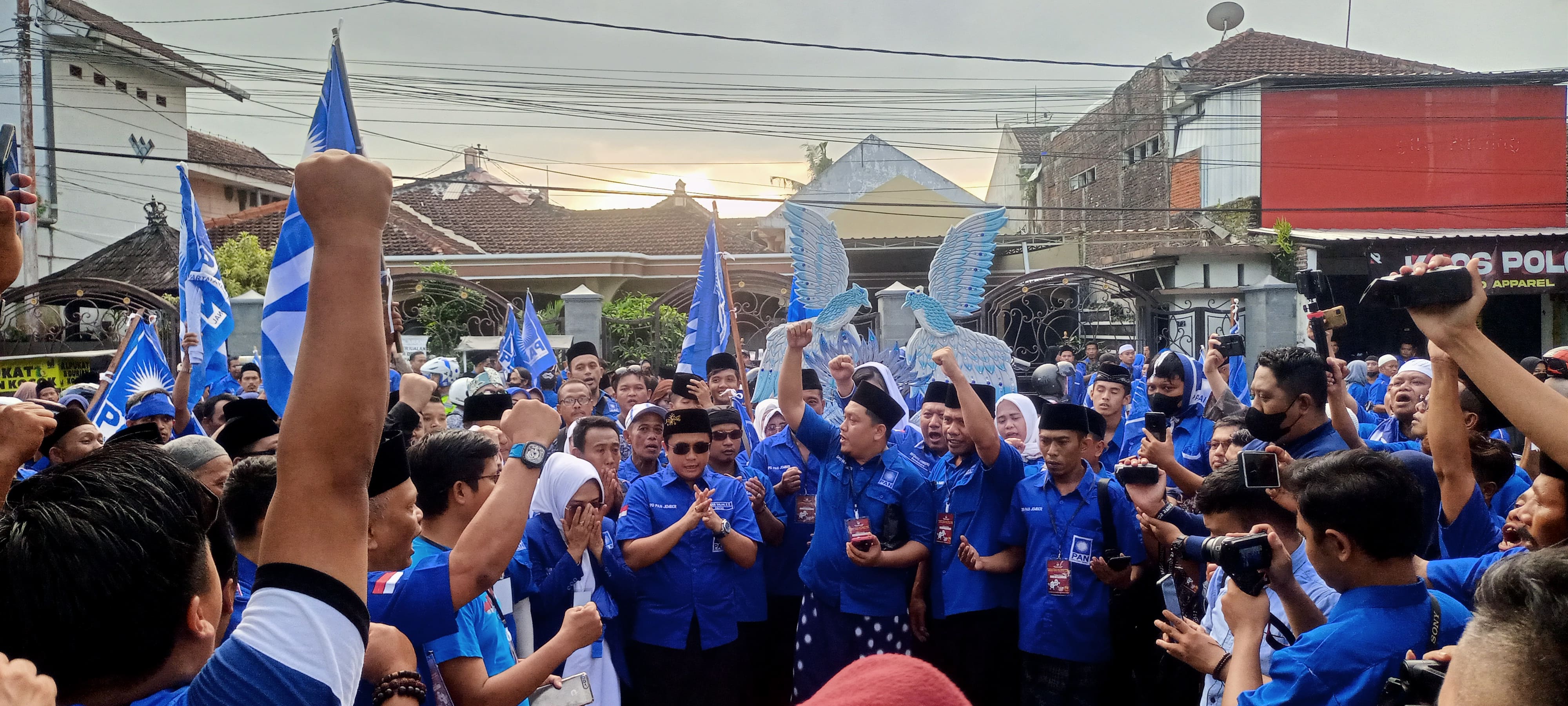JADI PARTAI GUREM: PAN Jember saat mendaftarkan calegnya ke KPU Jember, 2023 lalu.