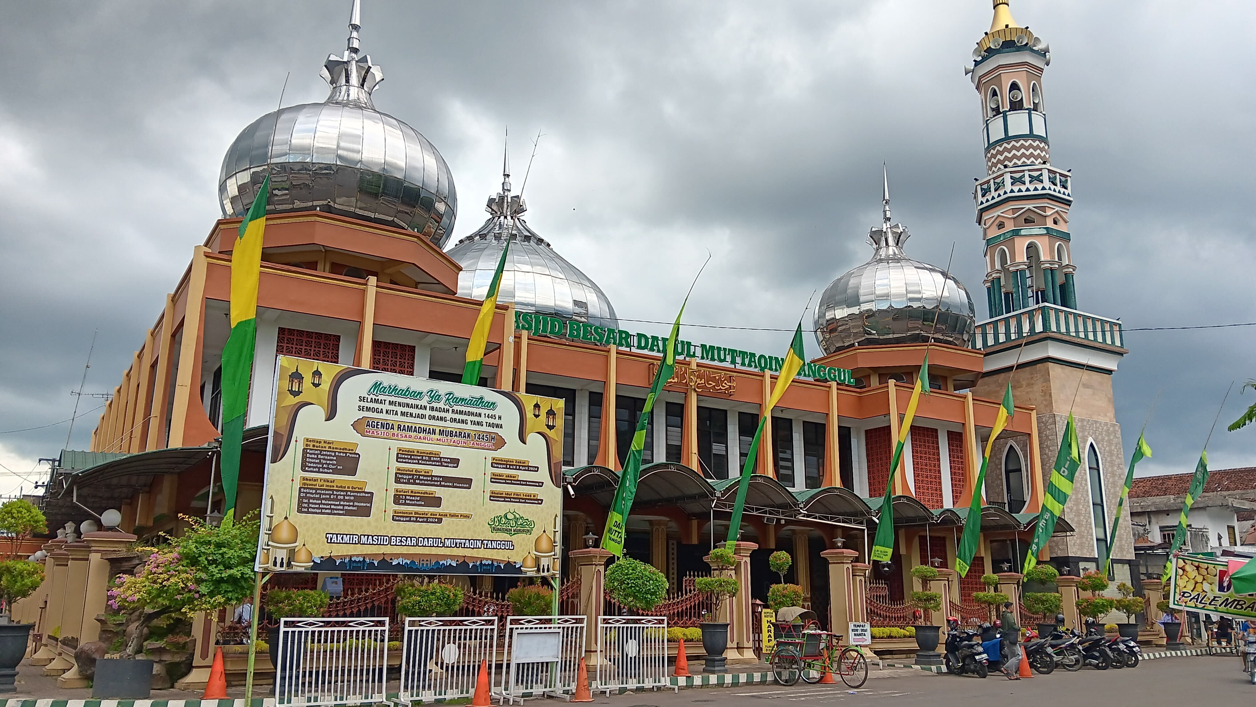 KHIDMAT: Suasana Masjid Darul Muttaqin, Desa Tanggul Kulon, Kecamatan Tanggul.
