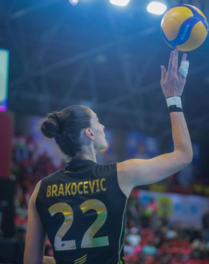 JADI TUMPUAN: Pemain asing BJB Tandamata, Brakocevic bermain apik di laga kedua melawan Jakarta BIN. (DOK INSTAGRAM BJB TANDAMATA)