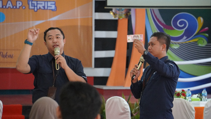 SOSIALISASI: Pemateri menyampaikan tentang Cinta Bangga Paham (CBP) rupiah.