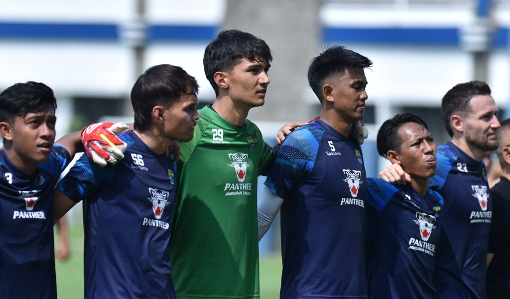 Kevin Mendoza (jersey hijau) DOK WEBSITE RESMI PERSIB BANDUNG