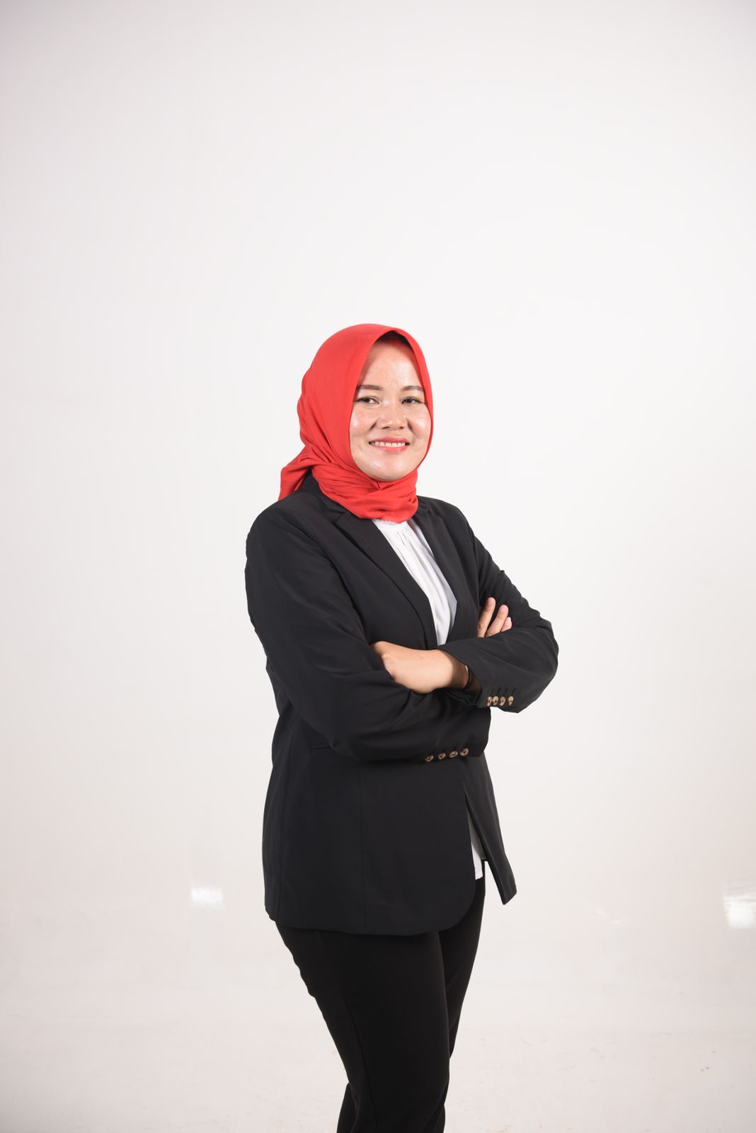 &ldquo;Dengan olahraga lari di pagi hari membuat pikiran semakin fresh. Selain itu, bisa menikmati segarnya udara pagi.&rdquo; HINDUN MARDIYANA VP Operasi PT Rolas Nusantara Medika