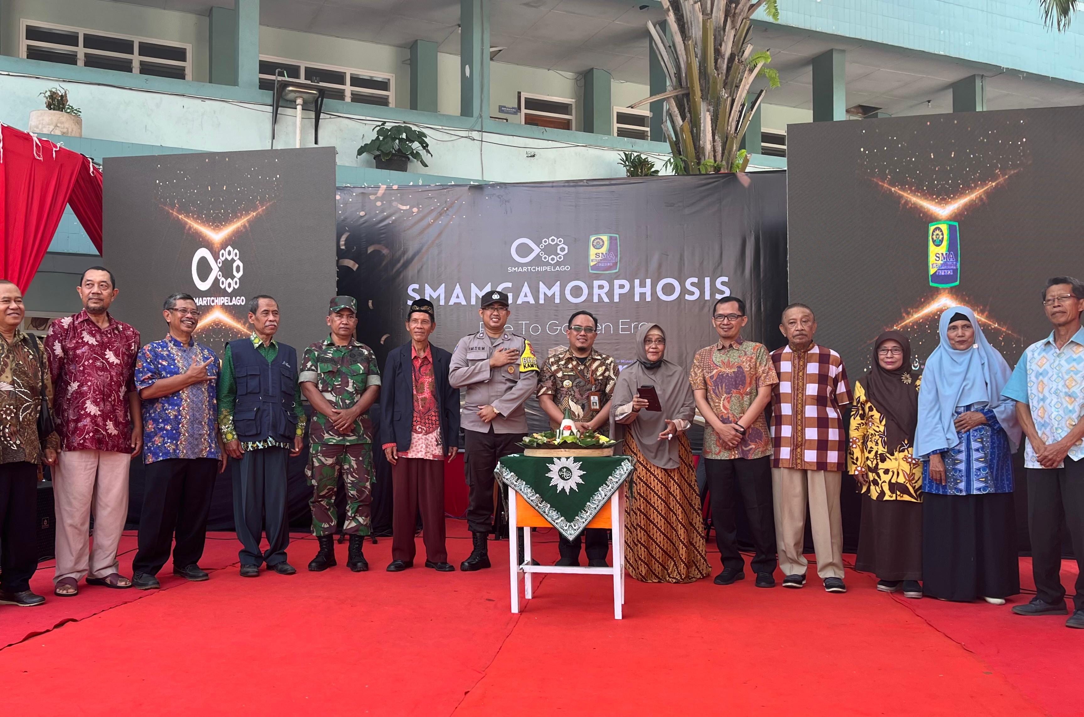 FOTO BERSAMA: Jajaran Muspika dan Kepala Sekolah SMA Muhammadiyah 3 Jember dalam Acara Milad SMAMGA ke-44