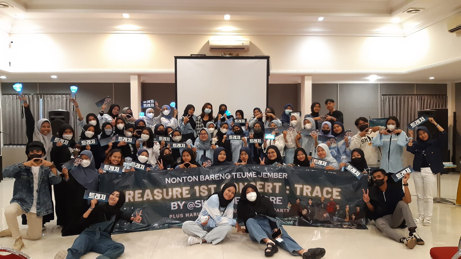KOPDAR: Komunitas Multifandom K-Pop Jember akan memeriahkan Ultah ke-25 Jawa Pos Radar Jember.(KOMUNITAS FANDOM KPOP JEMBER)