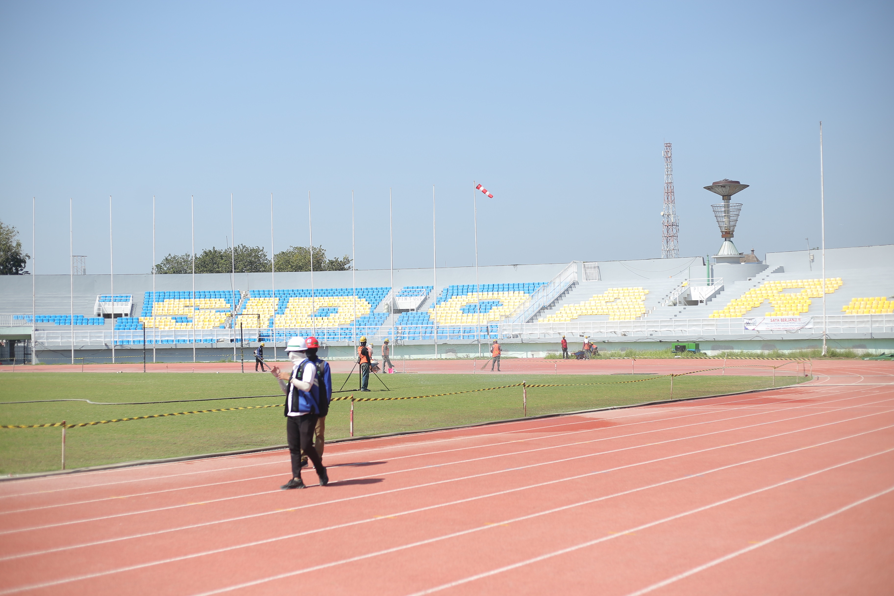 BERSOLEK: Kondisi Stadion Gelora Delta Sidoarjo dalam tahapan renovasi oleh Kementerian PUPR. (DOK OFFICIAL MEDIA DELTRAS)