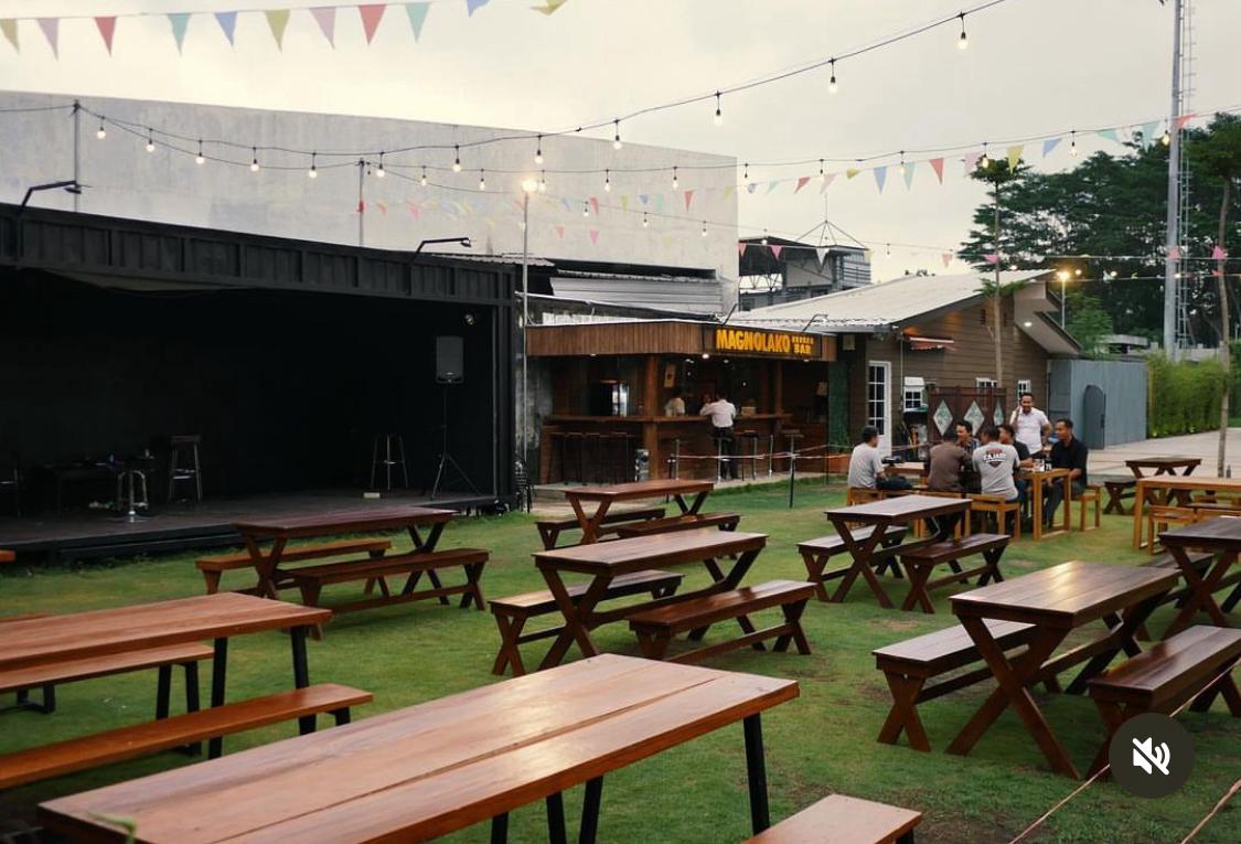 Dok Ig Magnolia: Lokasi Outdoor Magnolia Coffee & space