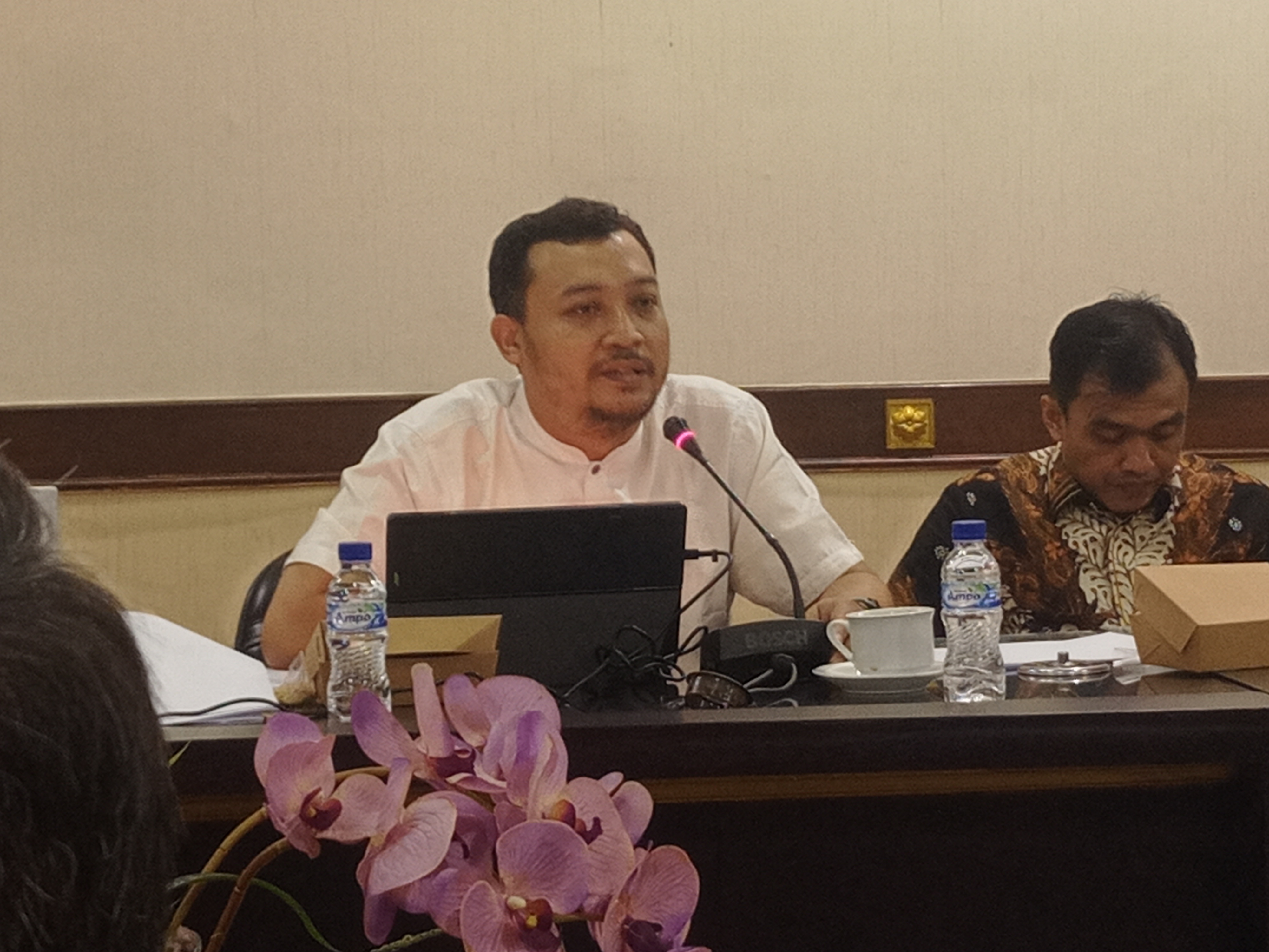 "Bisa jadi parpol saat ini sedang membangun bargaining politik, kepada calon-calon yang dianggap memiliki elektabilitas mumpuni dalam bersaing (dicalonkan)."  HERMANTO ROHMAN   (Pengamat Politik Unej)