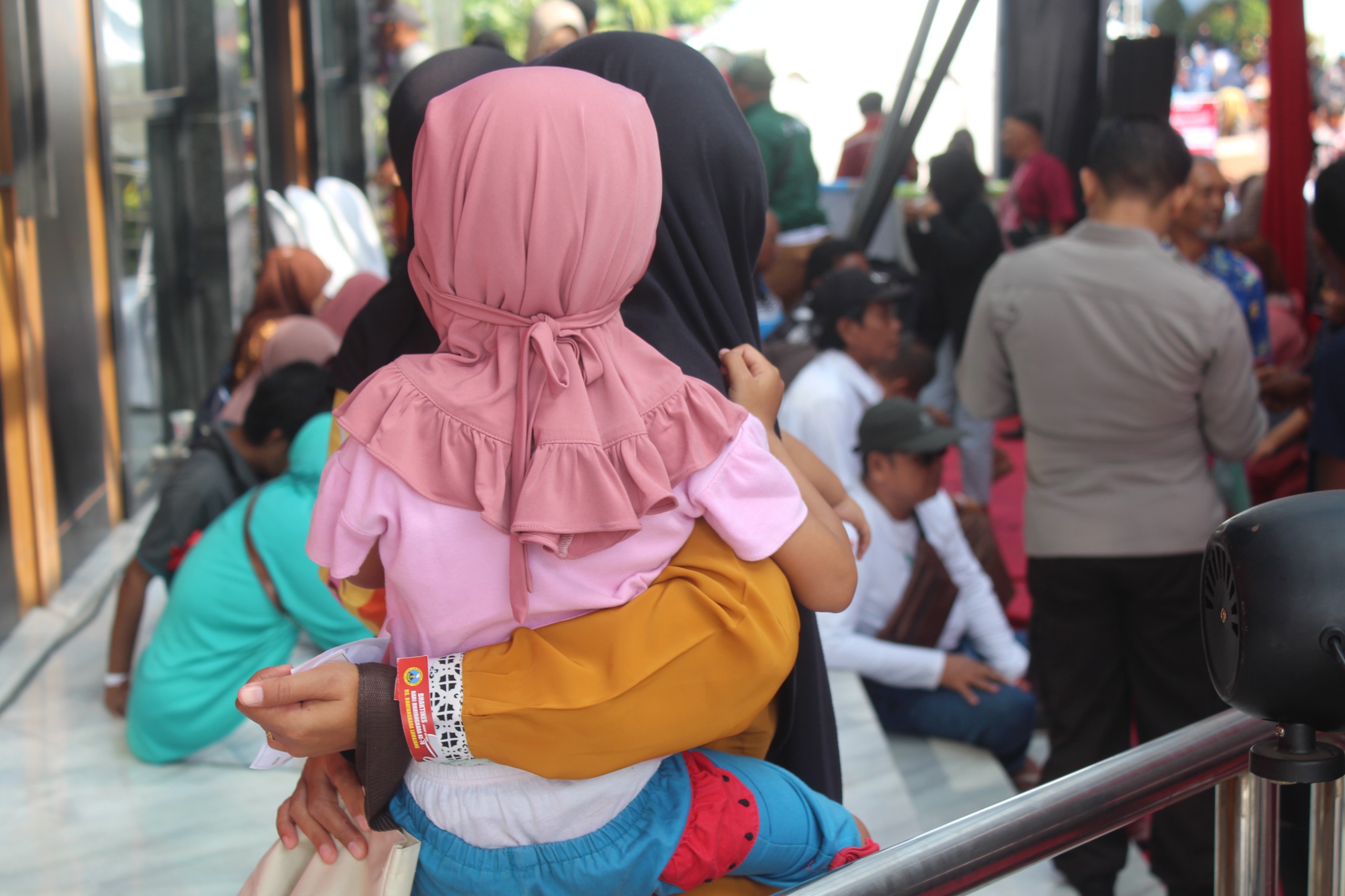 HARMONIS: Salah satu korban perempuan dan anak di Lumajang dalam rumah tangga yang sering kali menjadi korban KDRT.(MUHAMMAD HASBI/RAME)