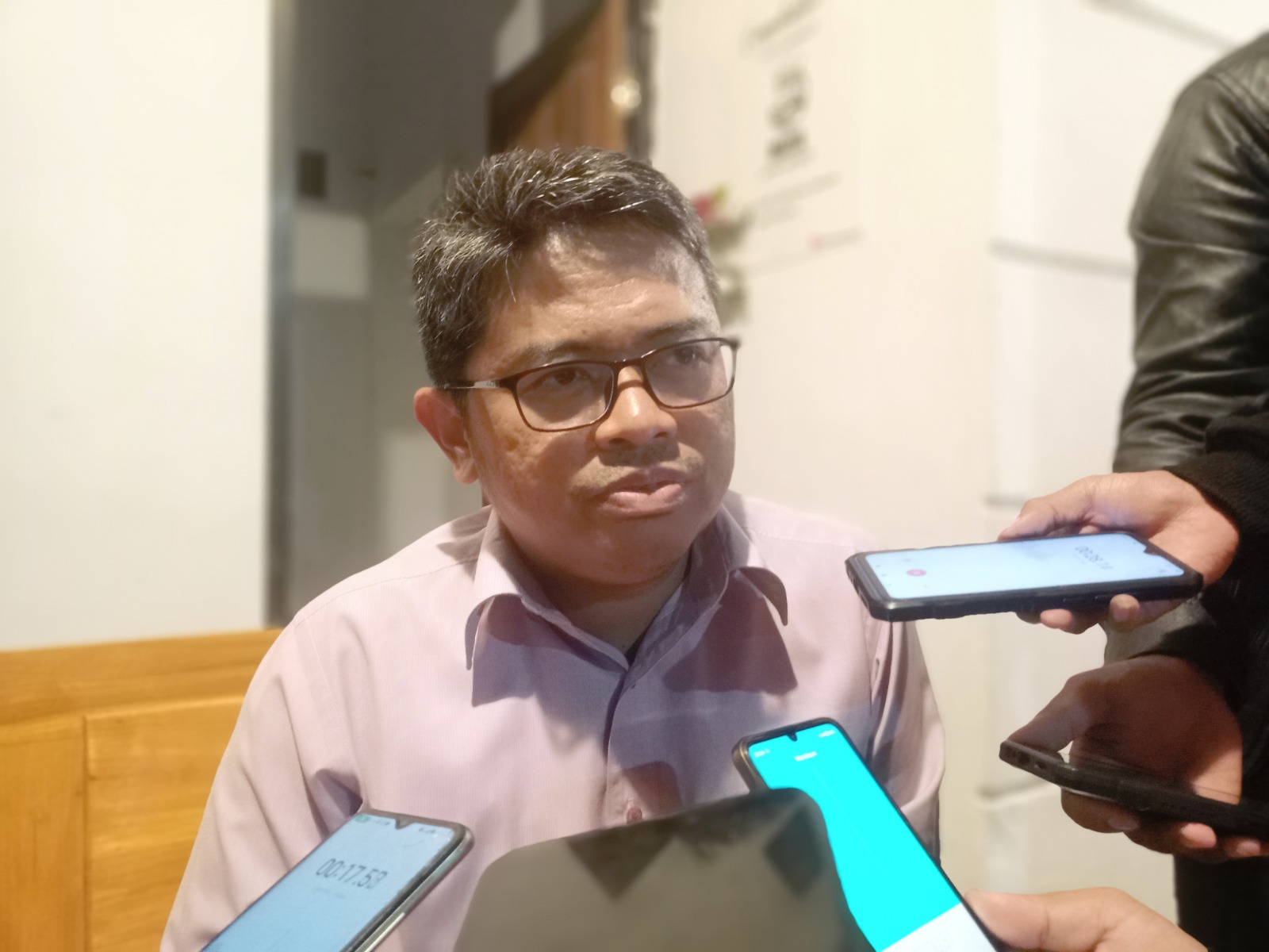 "Kalau putusan MK dianulir, ini akan merusak demokrasi serta tatanan hukum di Indonesia. Jadi, mari kita buat perlawanan yang baik dan menyeluruh untuk melindungi demokrasi kita."  AHMAD SURYONO