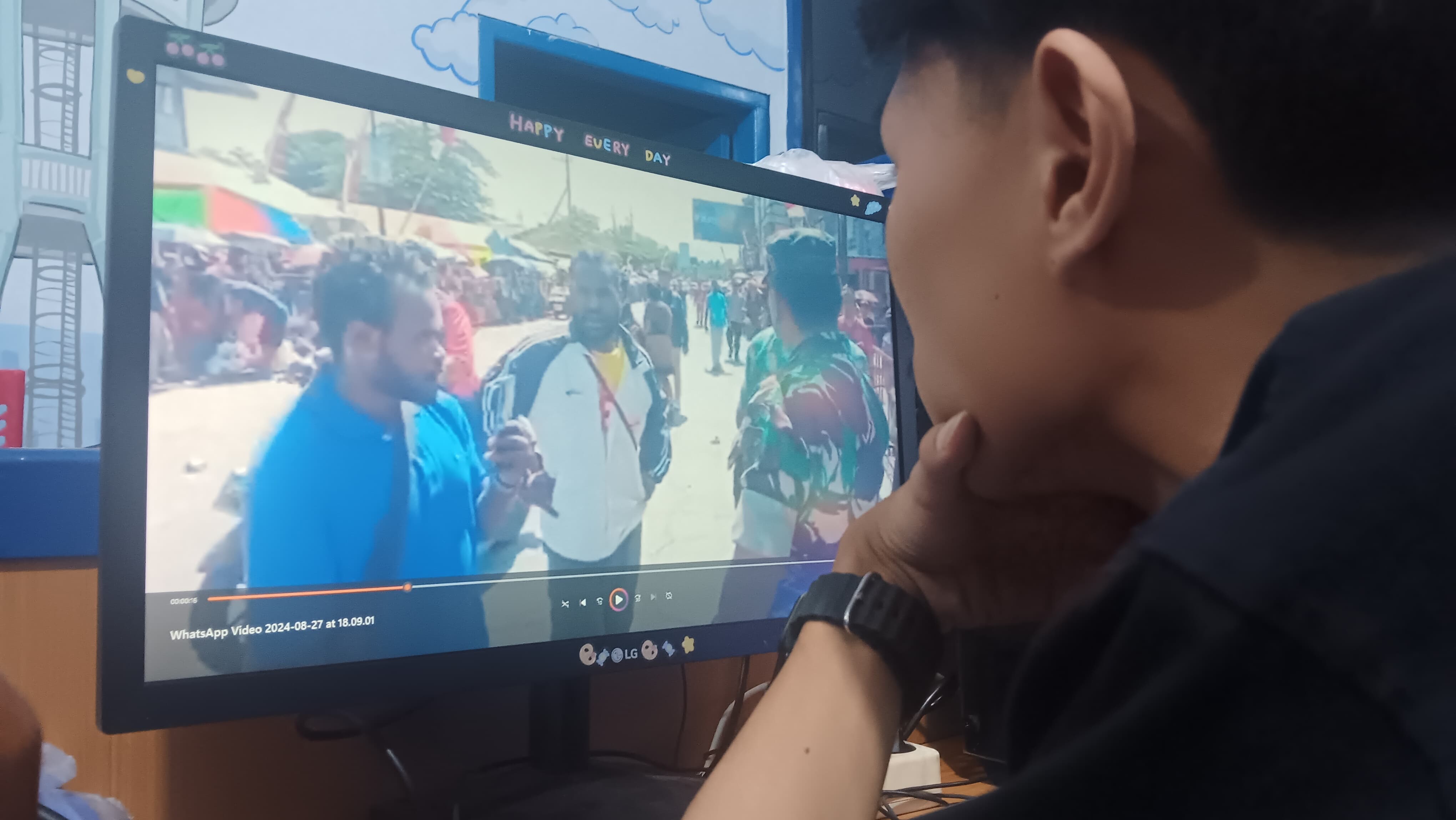 SEMPAT CEKCOK: Video terkait penghentian siswa karnaval yang terjadi di Kalisat sempat beredar luas. Setelah dimediasi, kasus ini selesai.(M ADHI SURYA/RADAR JEMBER)