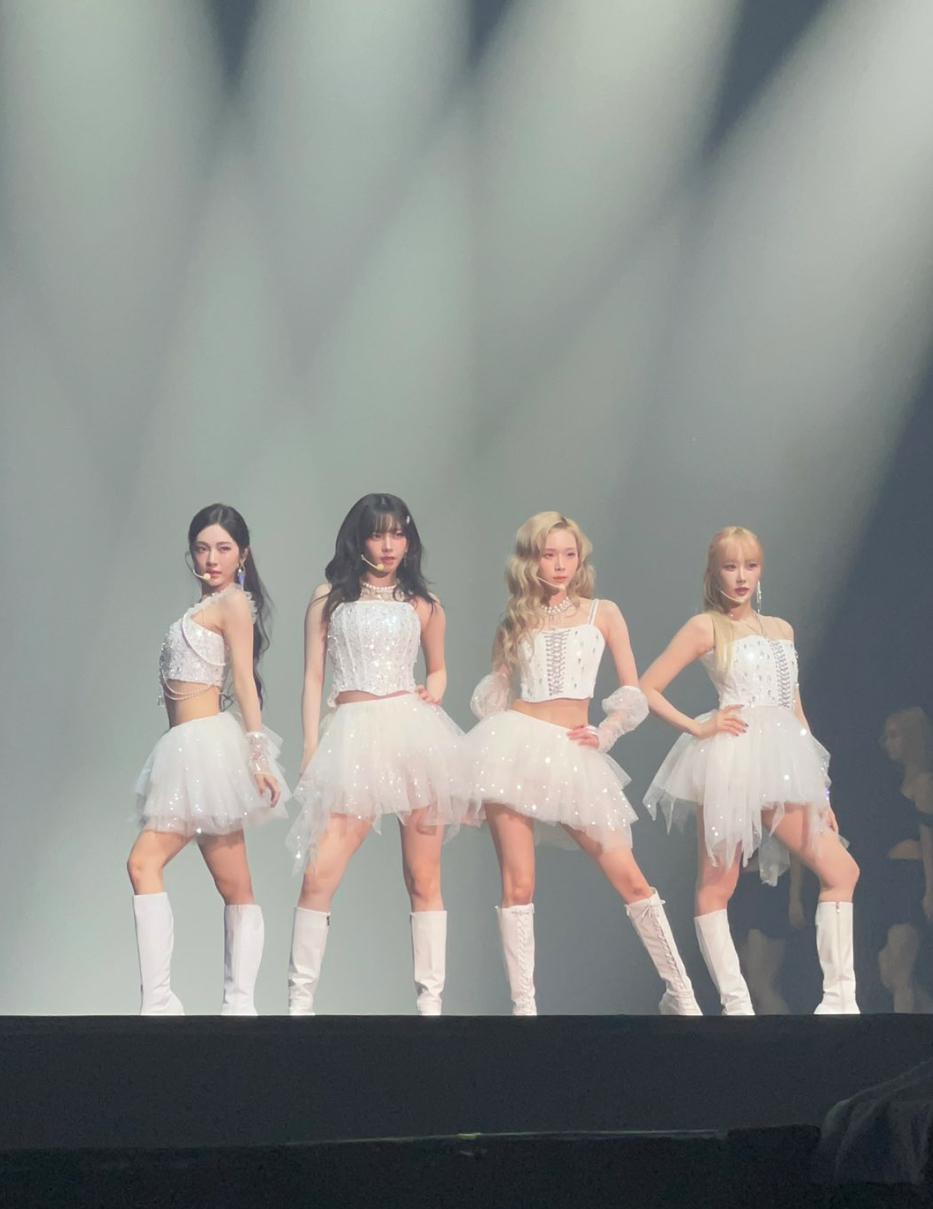Penampilan Girl Band Korea Selatan saat manggung di Jakarta.