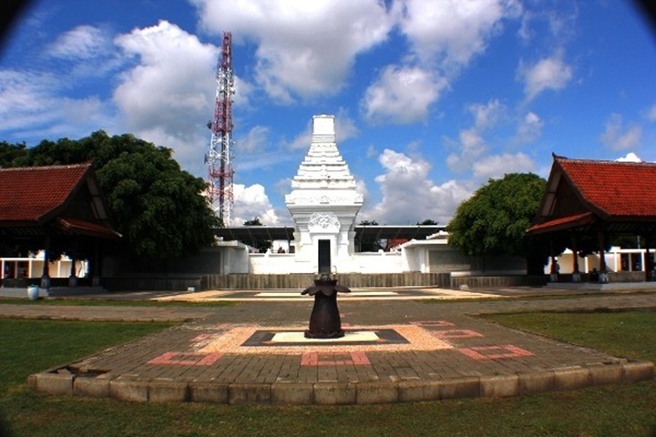 Sumber Foto: Website Resmi Belambangan.com