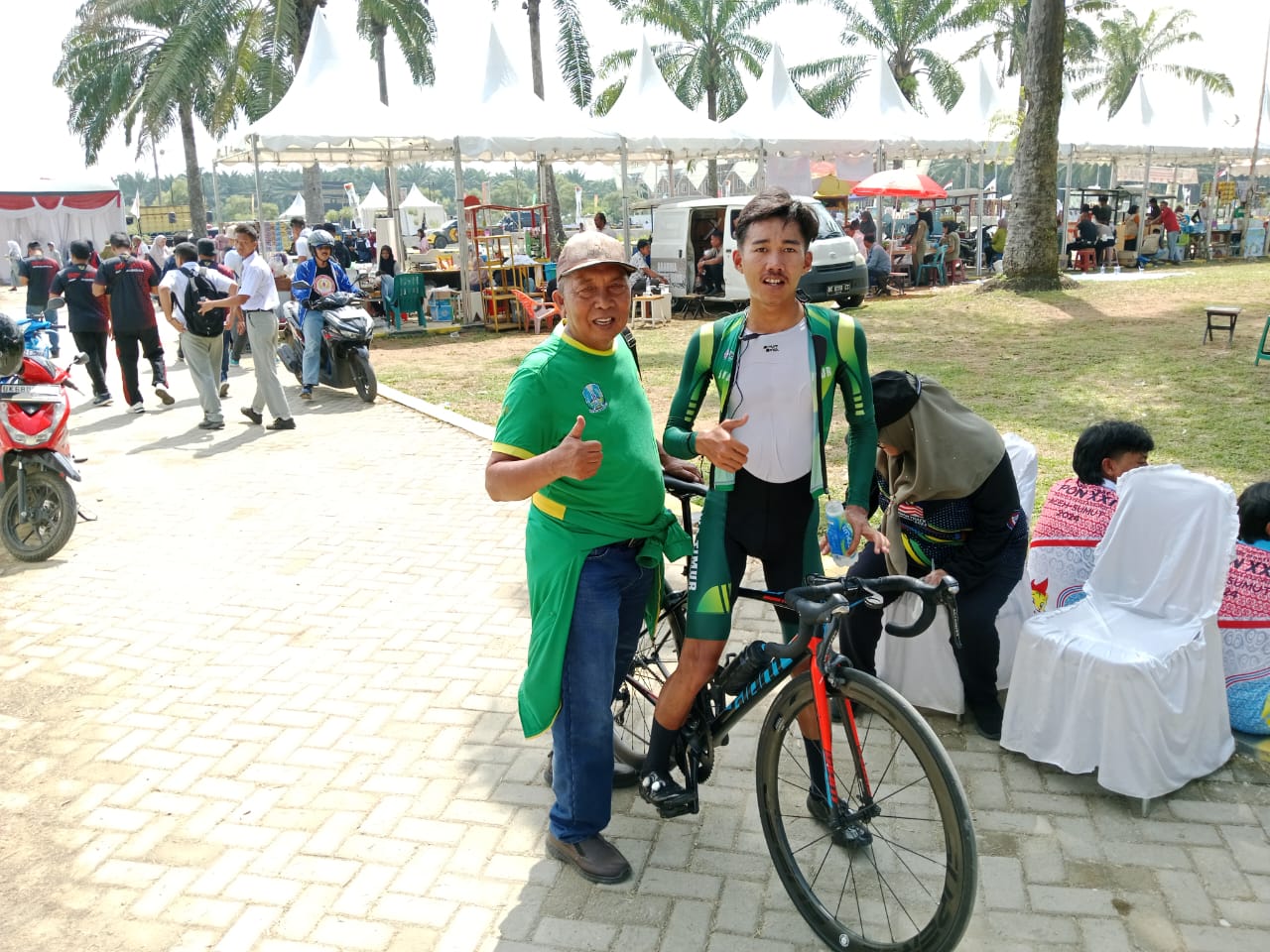 DAPAT MEDALI: Atlet balap sepeda Jawa Timur, Januar Alki Zulkarnain, yang berasal dari Bondowoso, berhasil menyumbangkan medali emas dalam gelaran PON 2024.