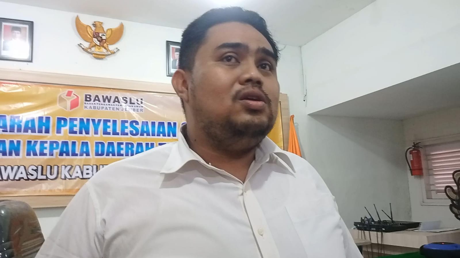 "Semua, terkait sanksi dan takarannya itu ada di Pemkab. Pemkab bisa berkonsultasi terkait punishment itu ke gubernur dan Kemendagri." SANDA ADITYA PRADANA  (Ketua Bawaslu Jember)