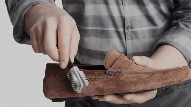 Foto: cara merawat sepatu bahan suede (Usmber: Shoes And Care)