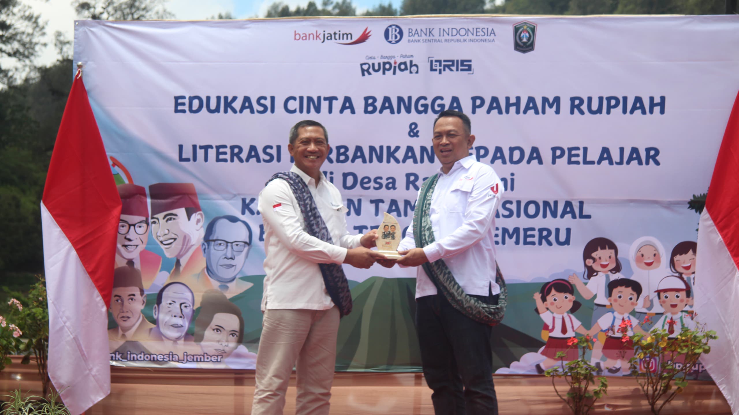 SINERGITAS: Kantor Perwakilan wilayah Bank Indonesia (KPwBI) Jember bersama Bank Jatim bersinergi mendorong program Satu Rekening Satu Pelajar (KEJAR) untuk mengenalkan dunia perbankan dan keuangan.
