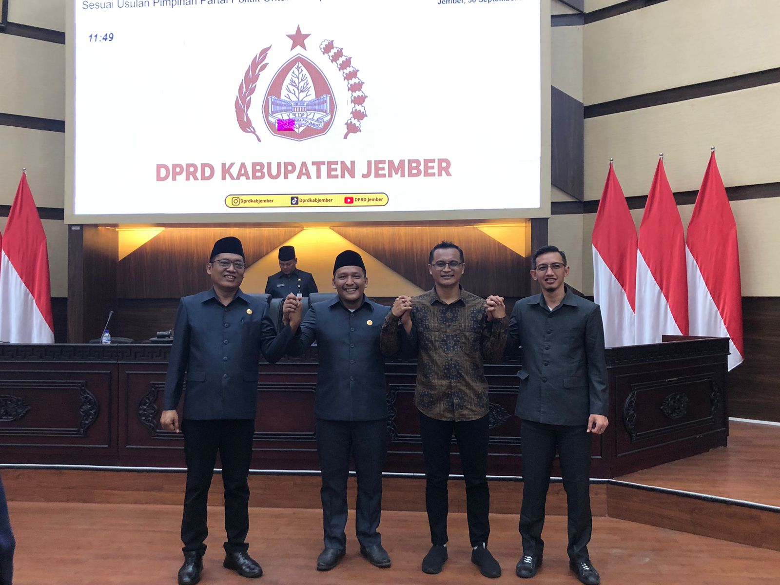 BARU RASA LAMA: Tampilan empat wajah baru Pimpinan DPRD Jember, usai disahkan dalam rapat paripurna di DPRD Jember (30/9).