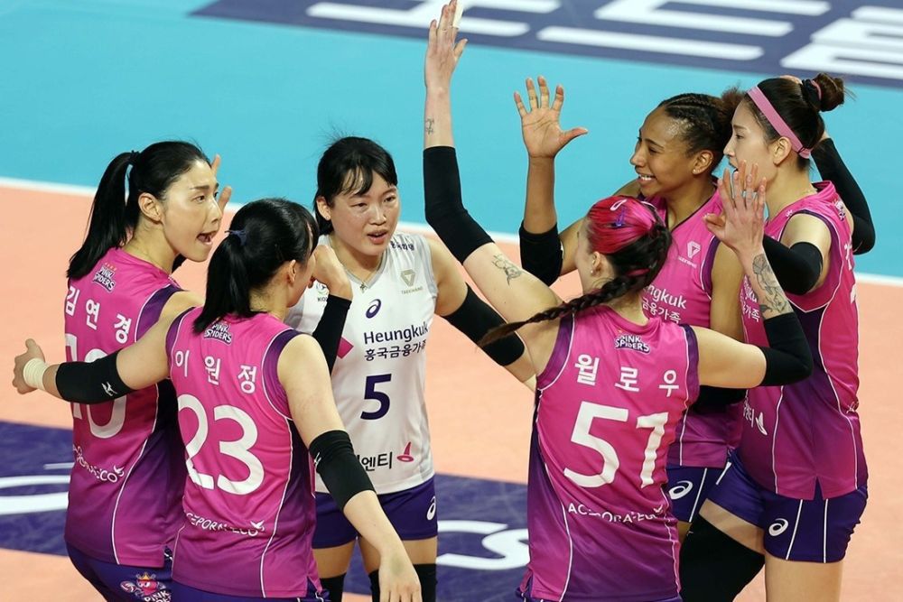 Foto: Incheon Heungkuk Life Pink Spiders, tim voli asal Korea Selatan (Dok. Instagram @hkpinkspiders)