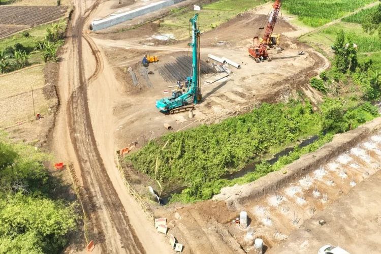 Foto: Konstruksi proyek tol Probolinggo-Banyuwangi (Probowangi) (Sumber: BPJT)