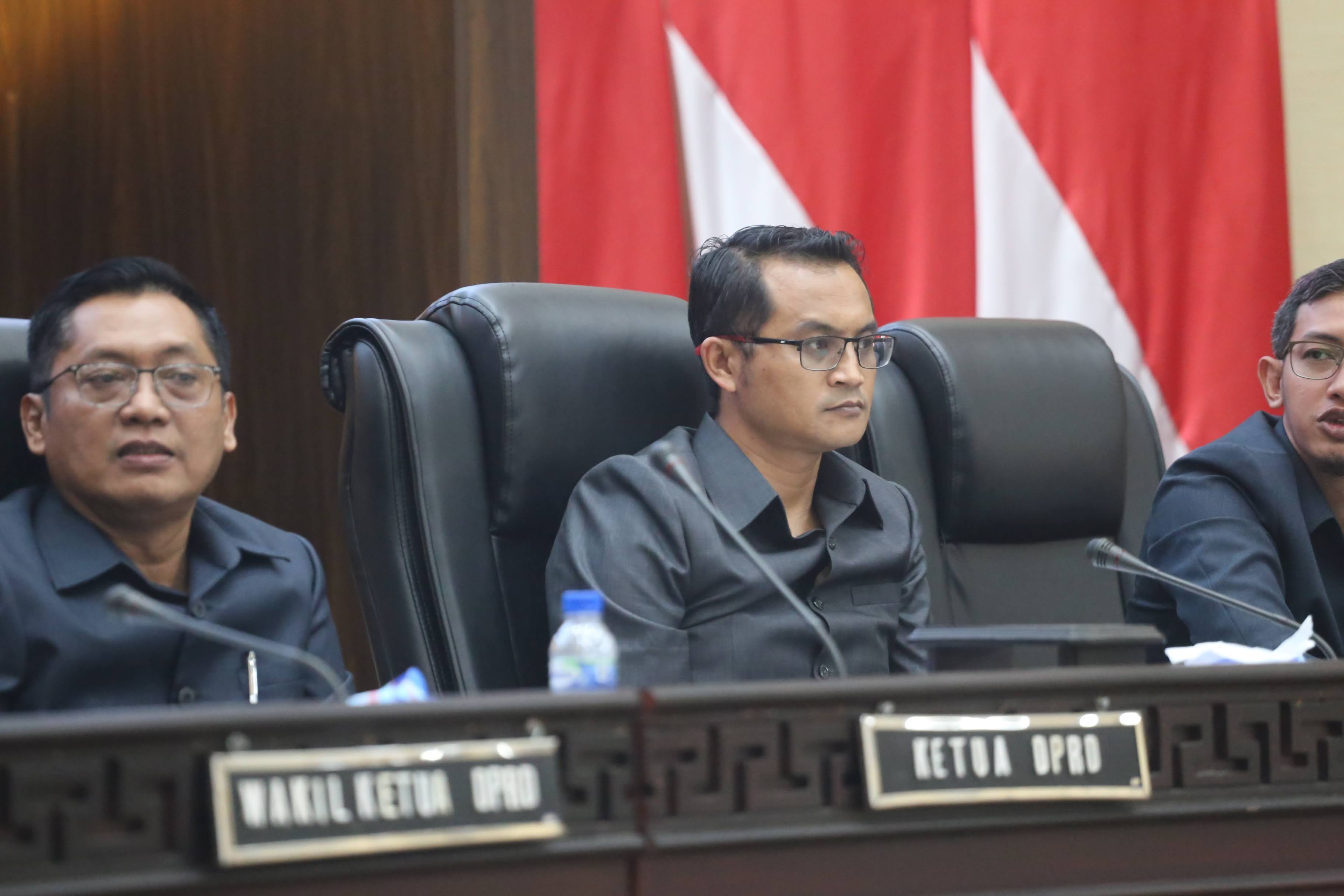 BAKAL PELOTOTI PILKADA: Rapat pengesahan Pansus Pilkada DPRD Jember, Jumat (1/11). Para anggota dewan ingin terlibat dalam pemantauan dan pengawasan pilkada dengan sejumlah alasan.