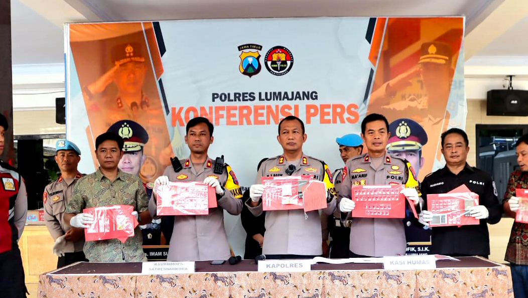 BUKTI: Sejumlah barang bukti yang diamankan dari kasus penyalahgunaan narkotika. (MUHAMMAD HASBI/RAME)