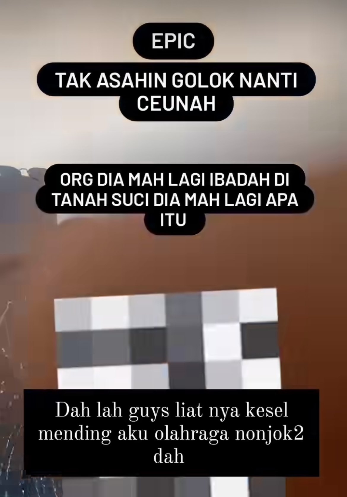Arie Riyanthie saat mendatangi rumah pelakor.
