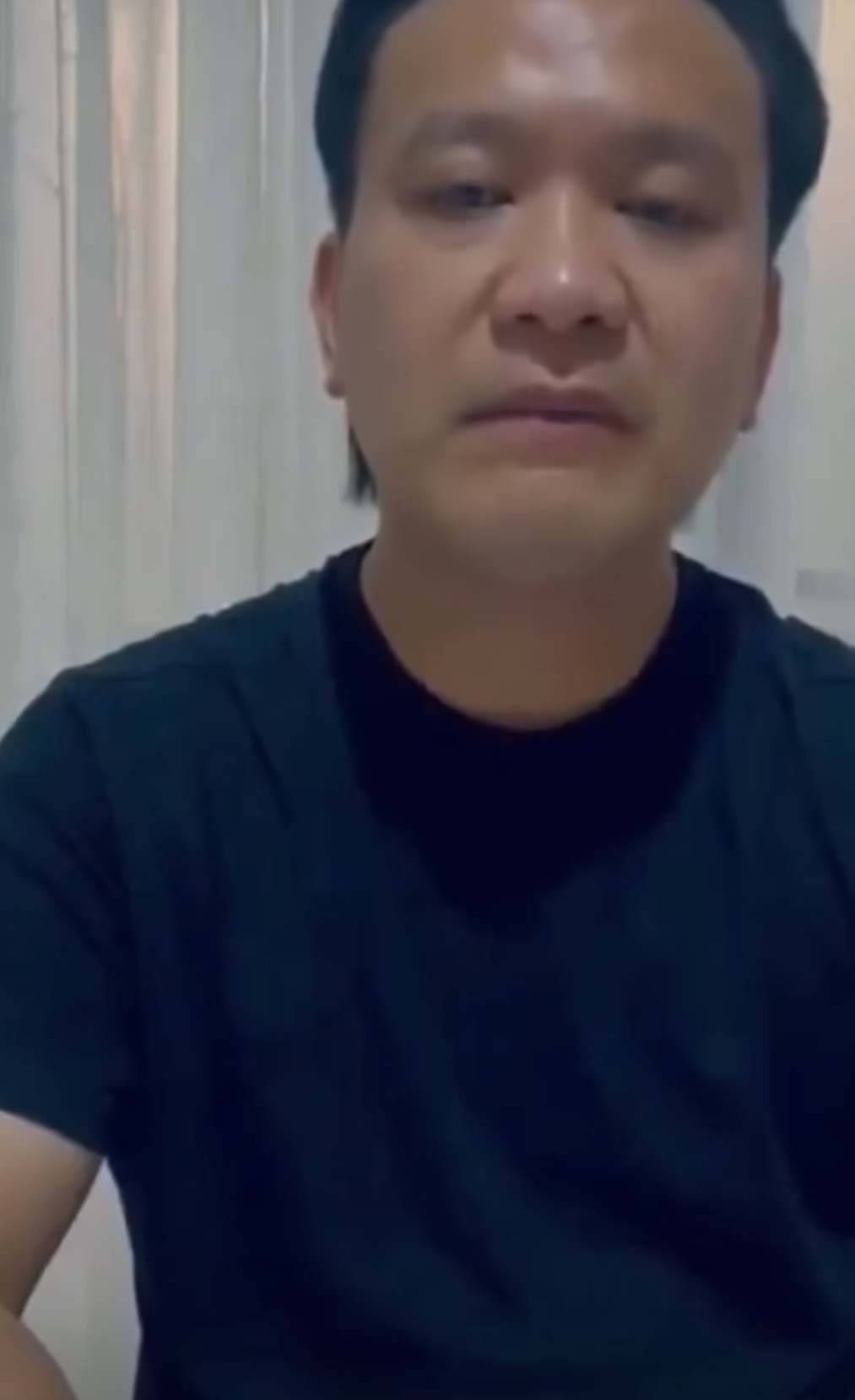 Ivan Sugianto seorang pengusaha yang memaksa salah satu anak meminta maaf kepada dirinya sambil menyuruhnya untuk sujud dan menggonggong, karena tak terima anaknya diejek.