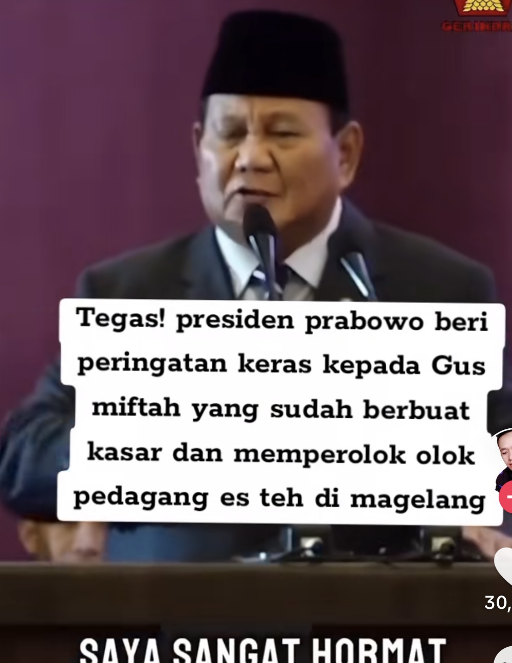 Video Gus Miftah dengan lantang memberi hormat kepada pedagang kecil.