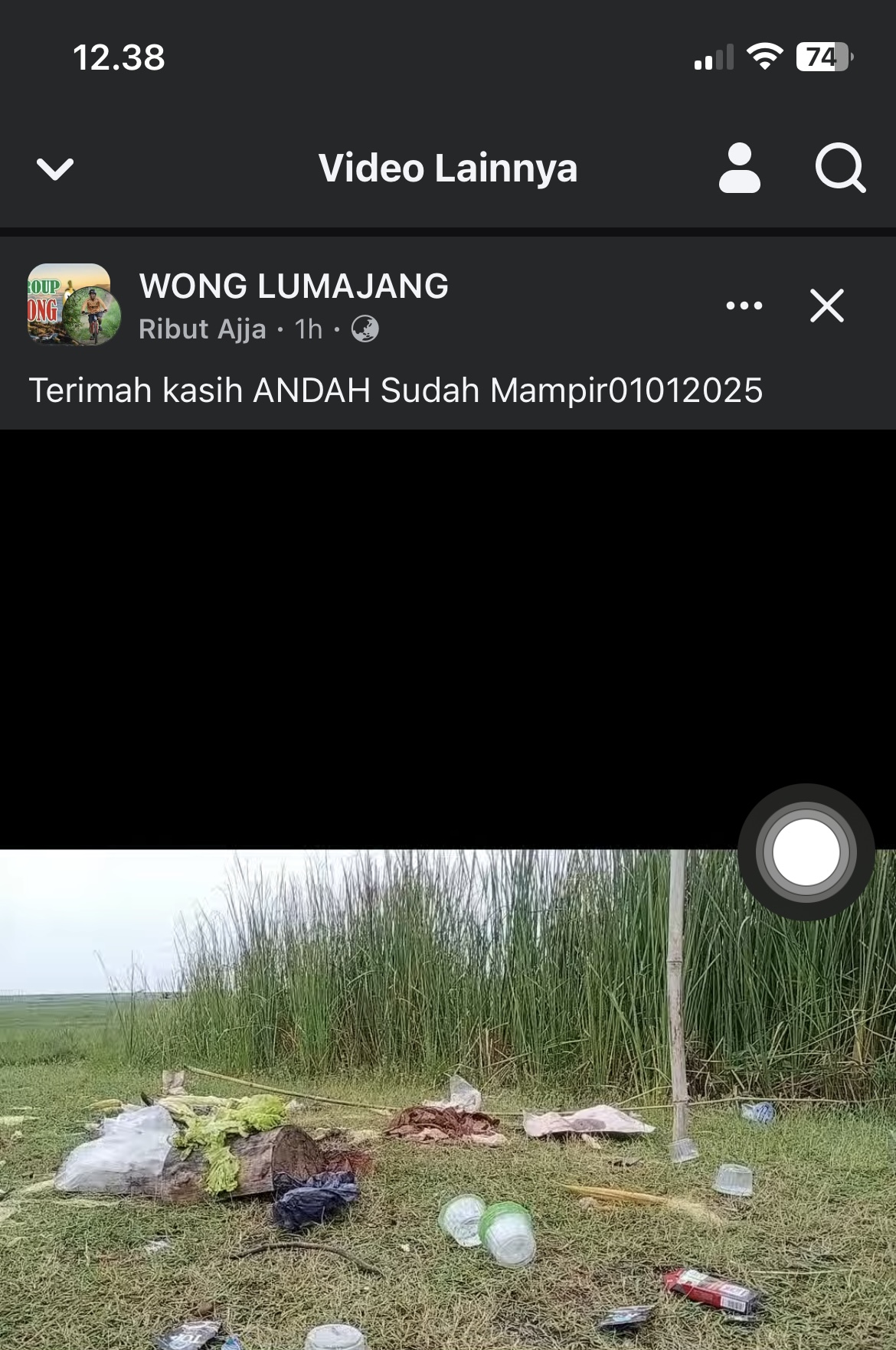 Kondisi Padang Savana Tempeh dipenuhi sampah.