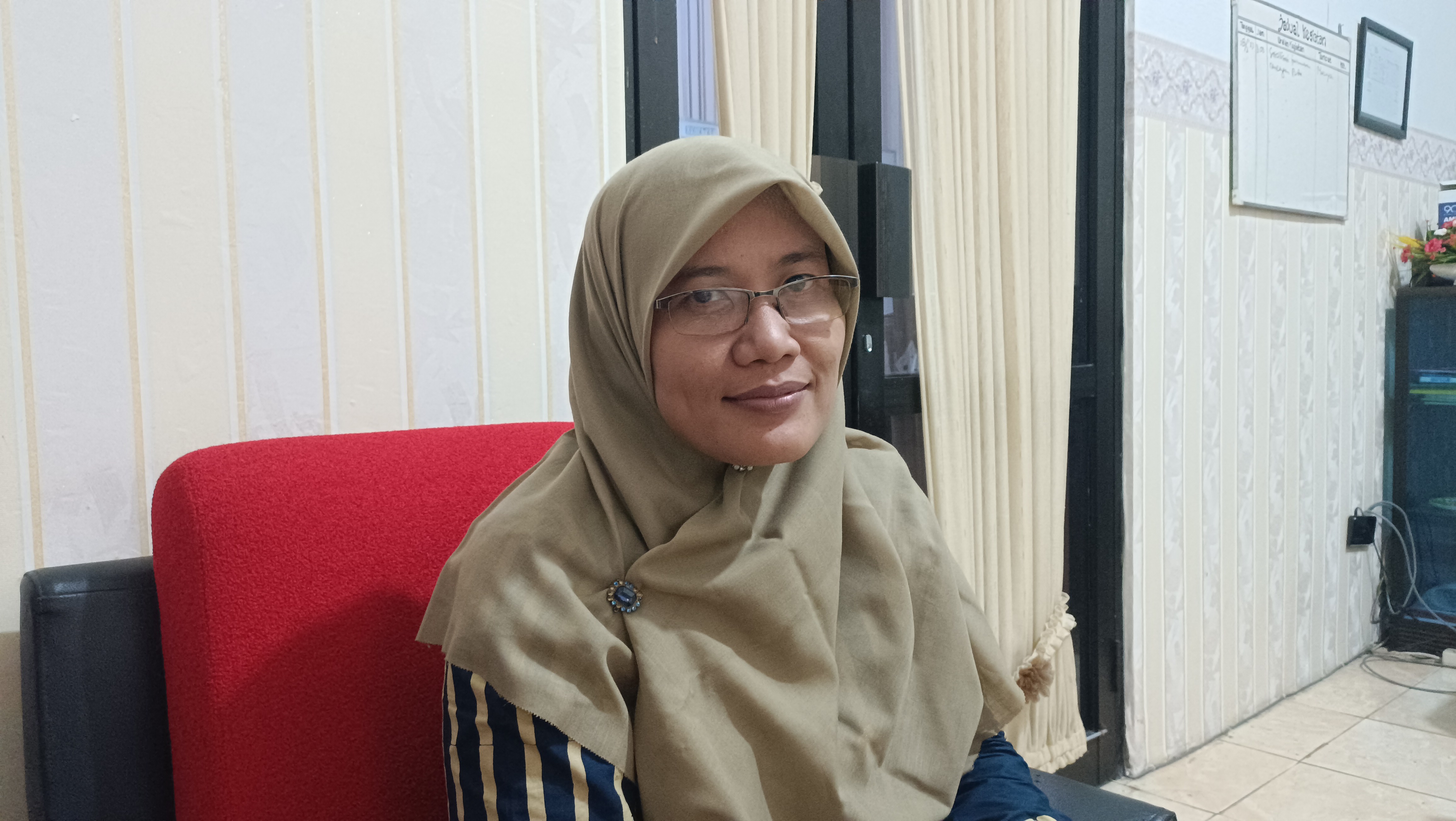 Sub Koordinator Farmasi dan Alat Kesehatan Makanan dan Minuman Dinkes-P2KB Lumajang Sri Lestari
