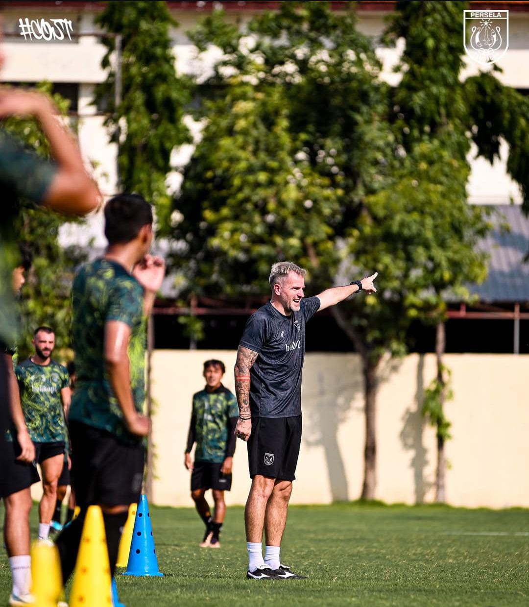 Sesi latihan Kim Do Hyun bersama tim, sebelum Persela melawan Gresik United. Sumber : Instagram Official Persela Lamongan