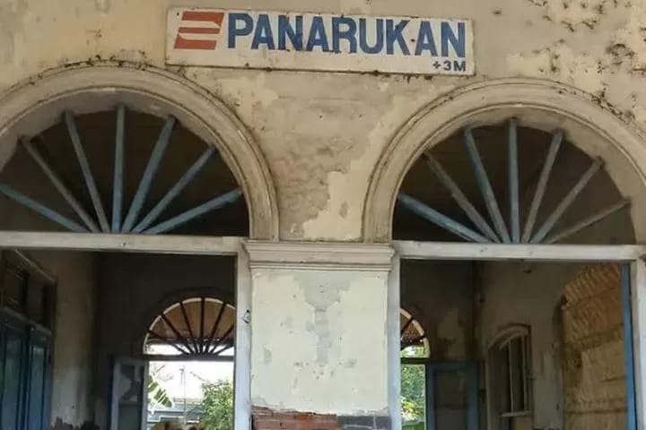 Stasiun Panarukan di Situbondo yang sudah berhenti beroperasi  Sumber radar jember
